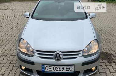 Хетчбек Volkswagen Golf 2004 в Вижниці