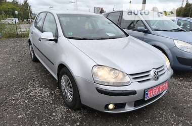 Хэтчбек Volkswagen Golf 2005 в Луцке