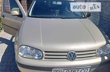 Универсал Volkswagen Golf 2003 в Ровно