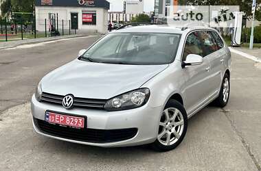 Универсал Volkswagen Golf 2010 в Вараше