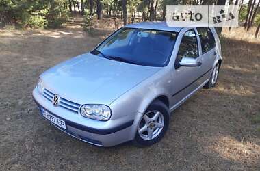 Хетчбек Volkswagen Golf 2001 в Гадячі