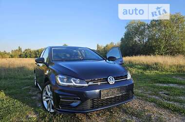 Хетчбек Volkswagen Golf 2015 в Рудки