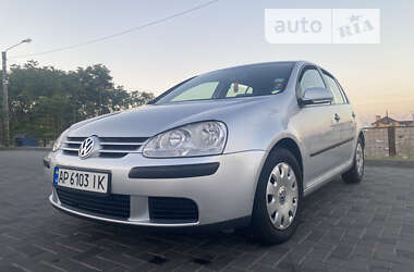 Хетчбек Volkswagen Golf 2005 в Запоріжжі