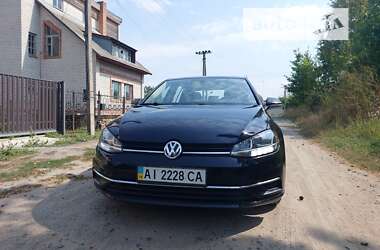 Хэтчбек Volkswagen Golf 2019 в Киеве