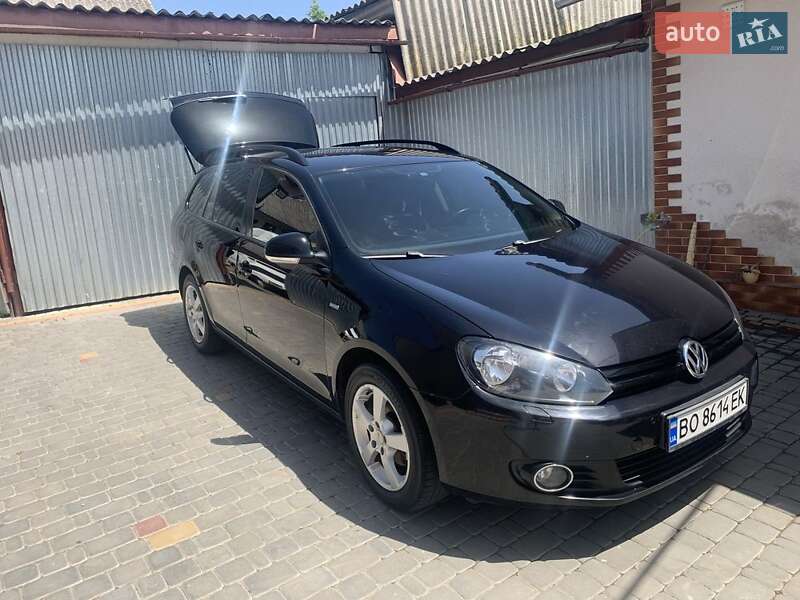 Универсал Volkswagen Golf 2013 в Гусятине