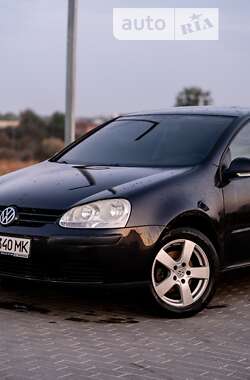 Хетчбек Volkswagen Golf 2004 в Львові