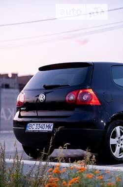Хэтчбек Volkswagen Golf 2004 в Львове