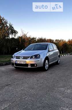 Хетчбек Volkswagen Golf 2006 в Запоріжжі