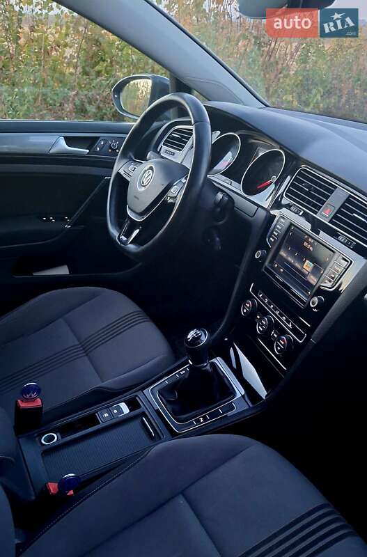 Універсал Volkswagen Golf 2016 в Полтаві