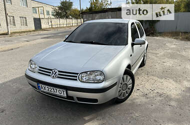 Хэтчбек Volkswagen Golf 2001 в Харькове