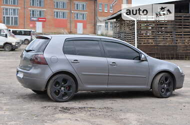 Хэтчбек Volkswagen Golf 2005 в Сумах