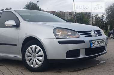 Хетчбек Volkswagen Golf 2004 в Дрогобичі