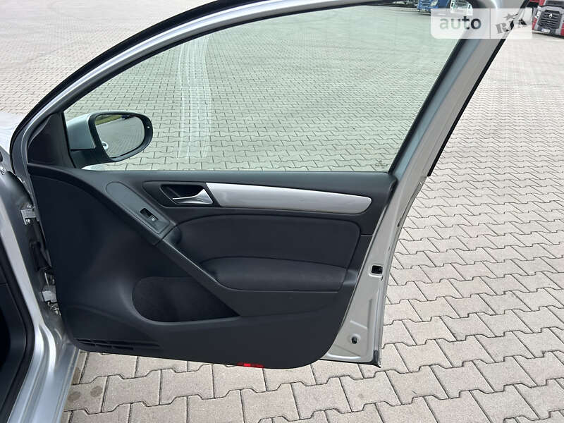 Хетчбек Volkswagen Golf 2011 в Вінниці
