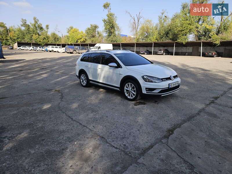Універсал Volkswagen Golf 2016 в Кривому Розі