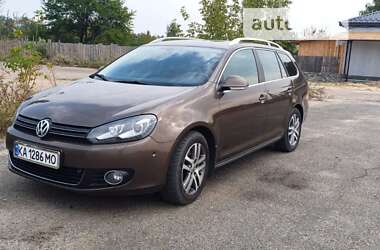 Универсал Volkswagen Golf 2010 в Ровно