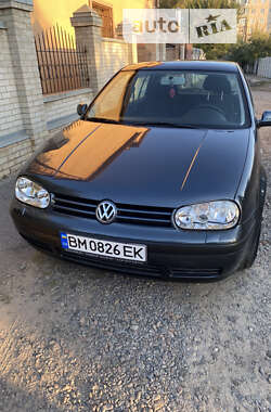 Хэтчбек Volkswagen Golf 2001 в Сумах