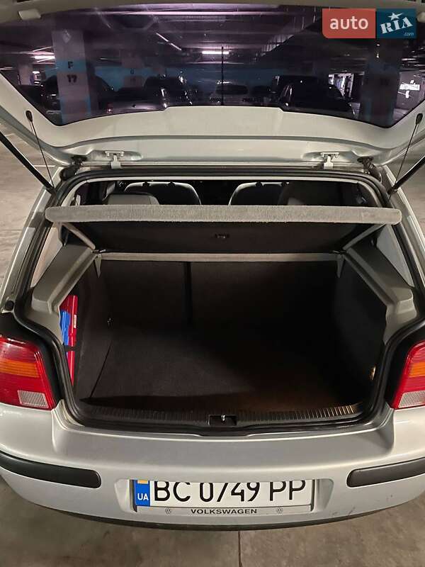 Хэтчбек Volkswagen Golf 1999 в Львове
