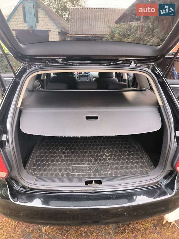 Универсал Volkswagen Golf 2011 в Полтаве