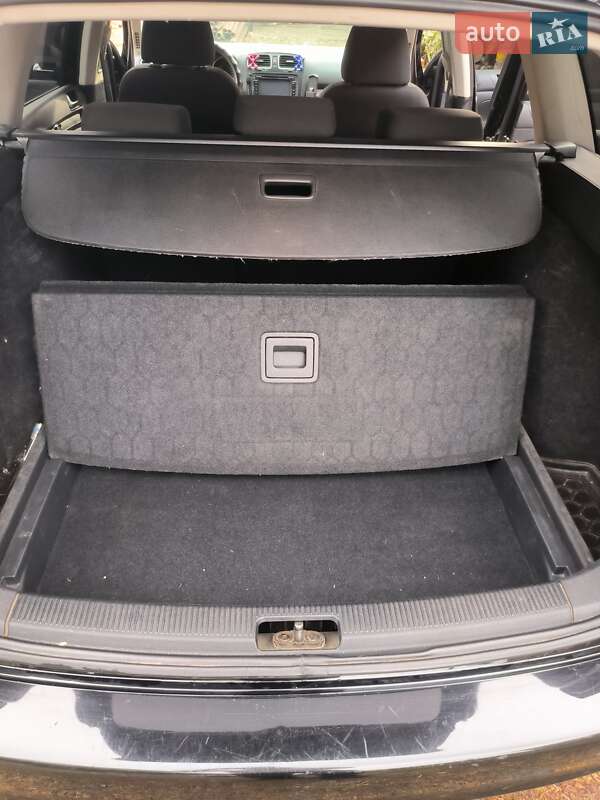 Универсал Volkswagen Golf 2011 в Полтаве