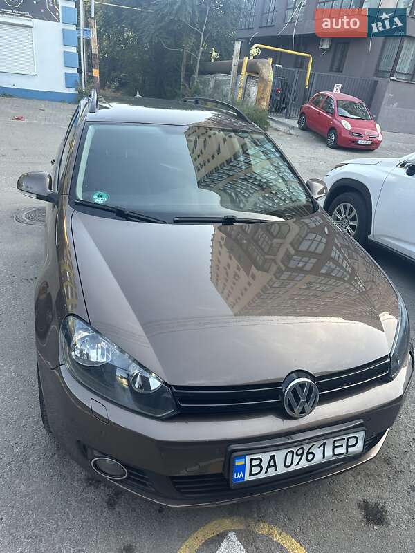 Универсал Volkswagen Golf 2011 в Днепре