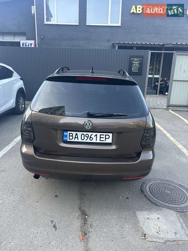 Универсал Volkswagen Golf 2011 в Днепре