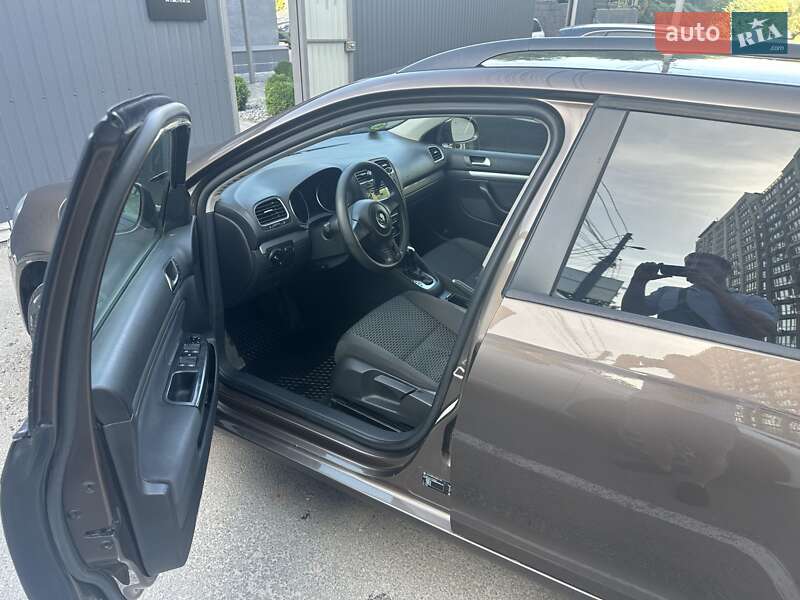 Универсал Volkswagen Golf 2011 в Днепре