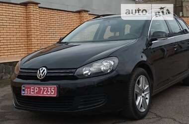 Універсал Volkswagen Golf 2010 в Володимир-Волинському