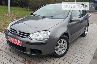 Хэтчбек Volkswagen Golf 2006 в Дубно