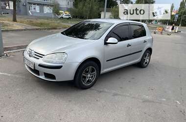 Хетчбек Volkswagen Golf 2005 в Миколаєві