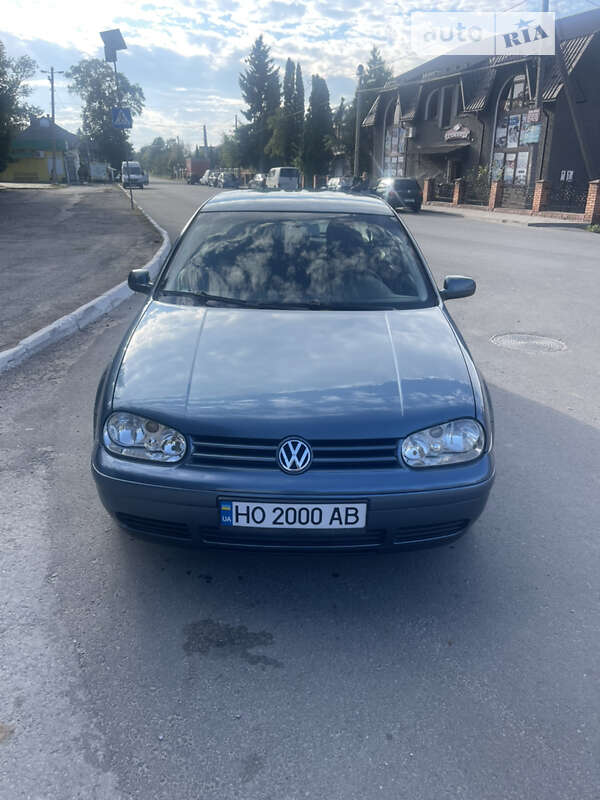 Хетчбек Volkswagen Golf 2003 в Тернополі