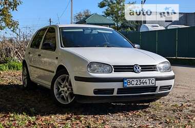 Хетчбек Volkswagen Golf 2000 в Стрию