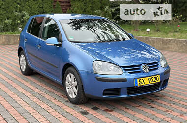 Хэтчбек Volkswagen Golf 2003 в Староконстантинове