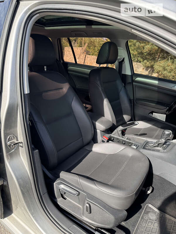 Универсал Volkswagen Golf 2015 в Виннице