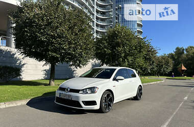 Хетчбек Volkswagen Golf 2015 в Києві