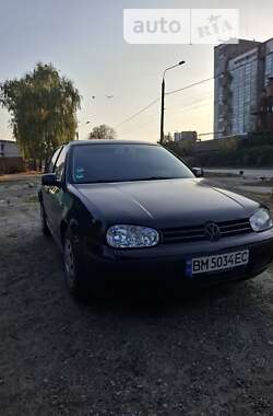 Хэтчбек Volkswagen Golf 2002 в Сумах