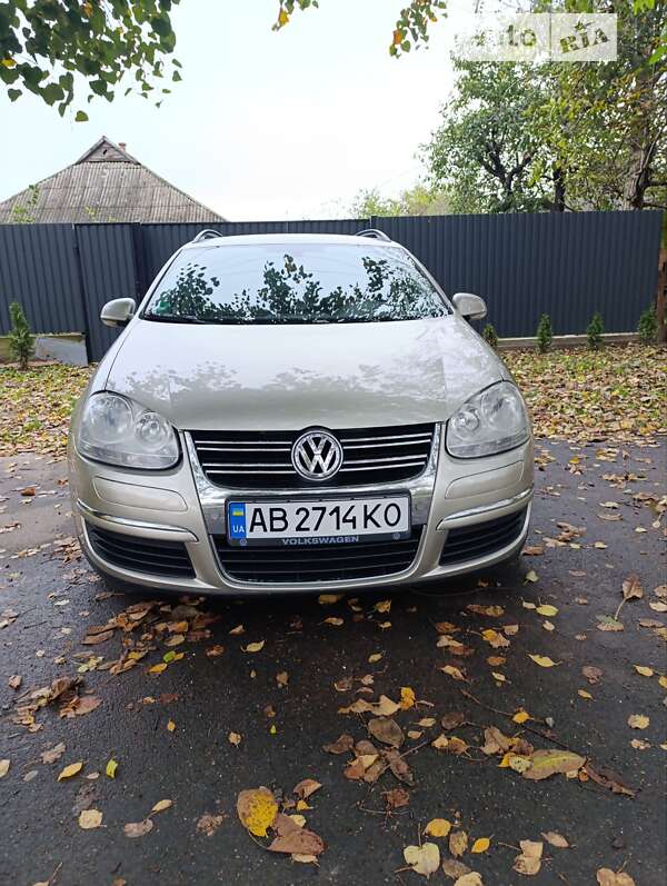 Універсал Volkswagen Golf 2009 в Хмільнику