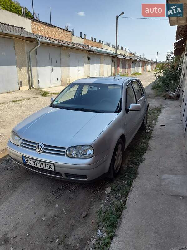 Volkswagen Golf 2003