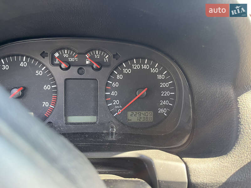 Універсал Volkswagen Golf 2001 в Рахові