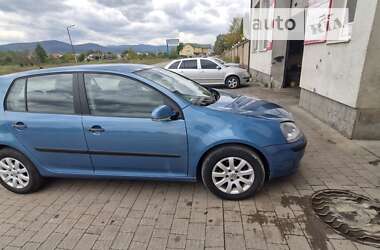 Хетчбек Volkswagen Golf 2005 в Надвірній