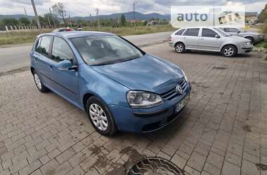 Хетчбек Volkswagen Golf 2005 в Надвірній