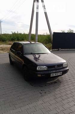 Хетчбек Volkswagen Golf 1995 в Конопниці