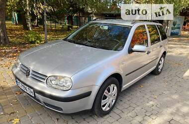 Універсал Volkswagen Golf 2001 в Пустомитах