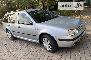 Универсал Volkswagen Golf 2001 в Пустомытах