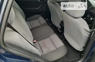 Volkswagen Golf 2002