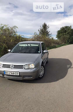 Хетчбек Volkswagen Golf 2002 в Борщеві