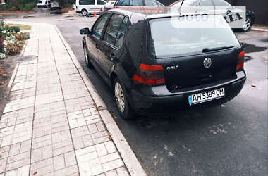 Хэтчбек Volkswagen Golf 2001 в Миргороде