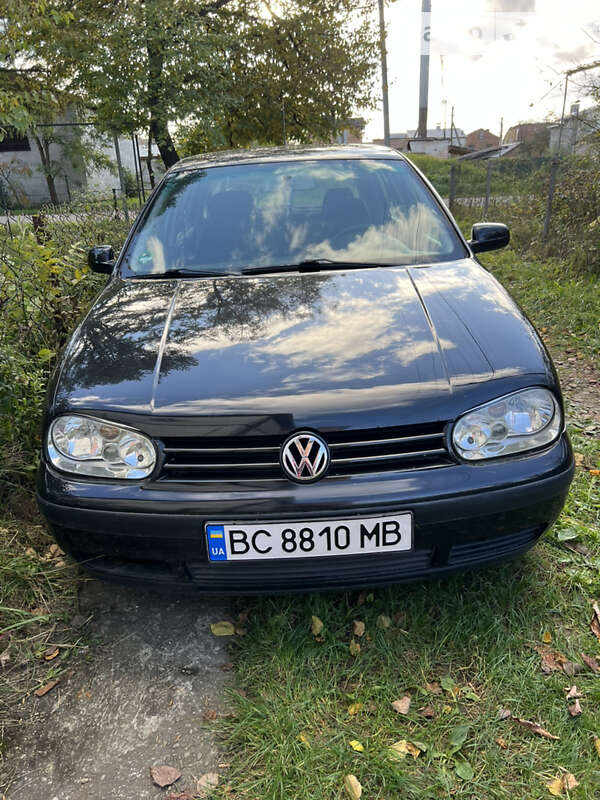 Хэтчбек Volkswagen Golf 2000 в Самборе