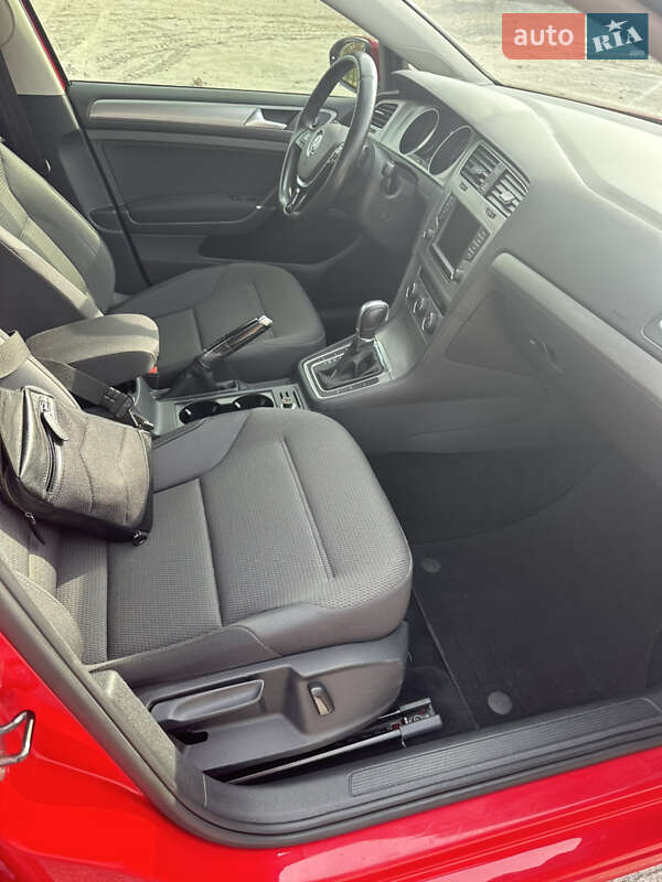 Універсал Volkswagen Golf 2015 в Запоріжжі