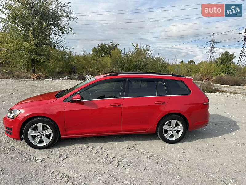 Універсал Volkswagen Golf 2015 в Запоріжжі