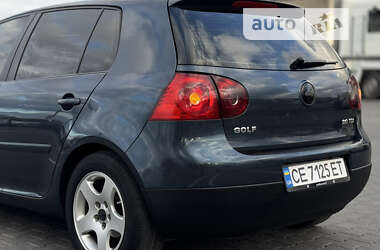 Хэтчбек Volkswagen Golf 2005 в Черновцах